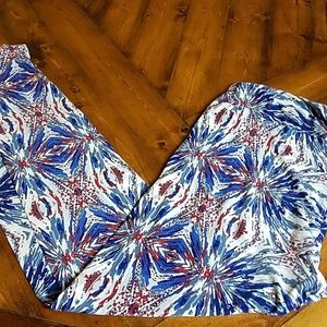 LuLaRoe red white and blue leggings great conditio